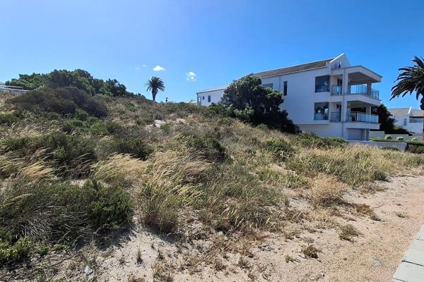 *AGENT BASE IN ST HELENA BAY*

Property Overview:
• Size Stand 664M2
• No building time ...