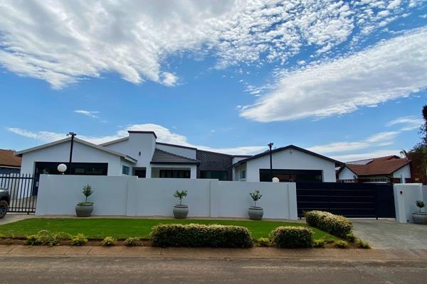 Location: Dennesig, Middelburg

Property Type: Full House

Key Features:

Main House:
- 3 Bedrooms with built-in cupboards ...