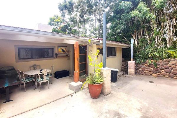 Discover cosy and convenient living in this charming one-bedroom cottage, nestled on a shared property in Kloof and ready for immediate ...