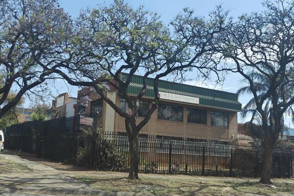 EXCEPTIONAL TWO-STOREY COMMERCIAL PROPERTY IN PRETORIA WEST- PRIME LOCATION AND VERSATILE LAYOUT
Nestled IN THE HEART OF Pretoria West ...