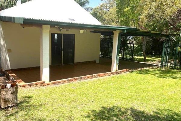 Botanical garden erf, with view of the dam.

Lovely one bedroom house with open plan lounge dining room, kitchen, one bathroom with ...