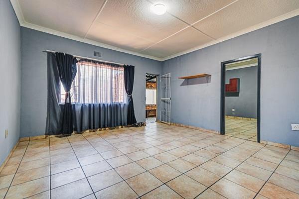 This large unit offers a comfortable and convenient lifestyle with a great space for hosting friends and family. 

Consisting of the ...