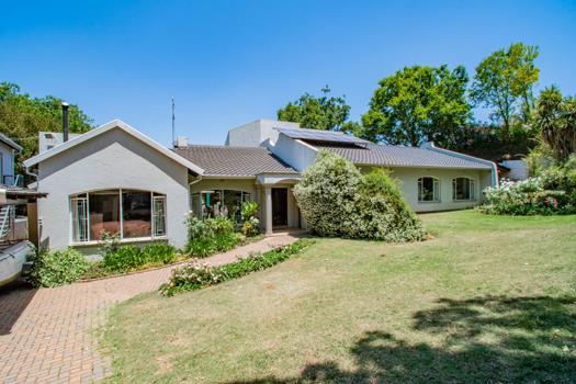 4 Bedroom House for sale in Bryanston