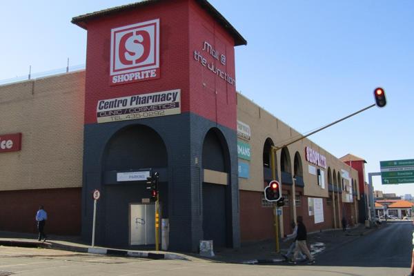 RRosettenville Shopping Center: A Hub of Convenience and Quality Retail

Rosettenville ...