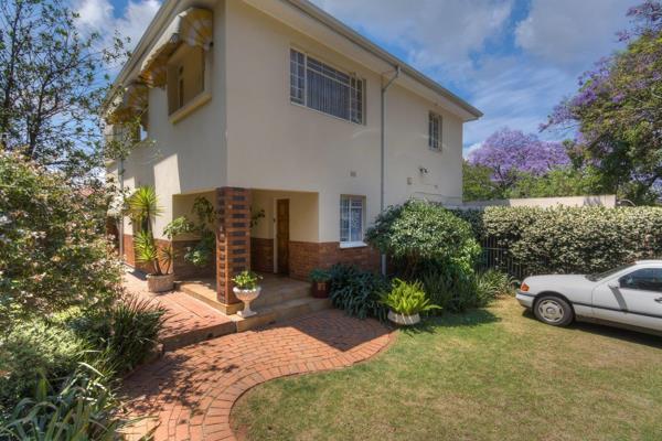 Offers from R2.3 million ...... 
This charming solid home set on a wonderful corner stand with 2 entrances has endless possibilities ...