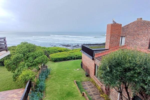 At just R2,500 per night out of season and R3,000 per night in season, this charming coastal retreat is the perfect getaway for those ...