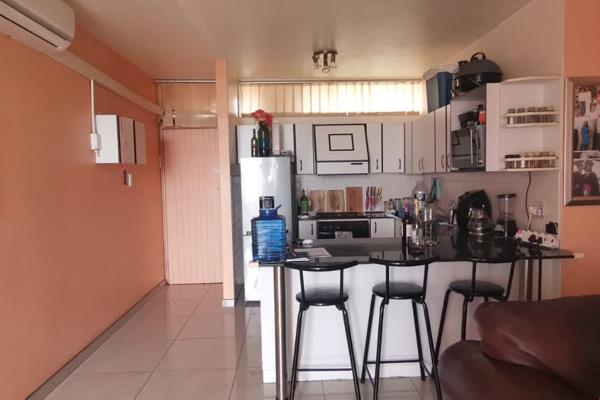 Not only is this beautiful apartment all set for easy living it is also within walking distance to all amenities.  It features an ...