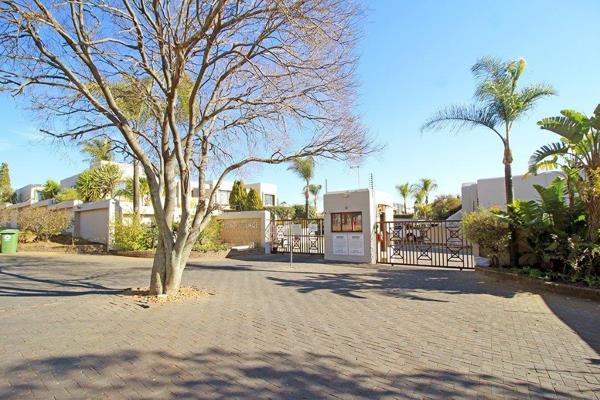 Welcome to the boom area of Marais Steyn Park, and also 24 hours security at the complex.   This two 2 bedroom, one full bathroom - ...