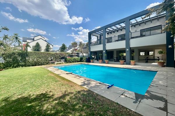 Nestled in the desirable Paulshof area of Sandton, this delightful 1-bedroom apartment offers the perfect combination of modern living and comfort. The spacious loft area provides versatile space that can be used as a home ...