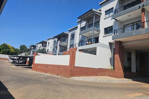 Experience upscale living in this stunning 1-bedroom open plan apartment on the 1st floor, nestled in the heart of Lonehill. Enjoy ...