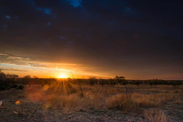 Are you tired of the hustle and bustle of city life? 
Move to the bush where the wide-open spaces and glorious sunsets soothe the soul. ...