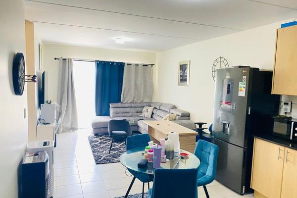 Welcome to this delightful ground floor apartment featuring two well-appointed bedrooms with ample closet space and two modern bathrooms perfect for comfortable living.
The lounge is bright and airy. The kitchen is equipped with generous counter space, making it ideal for ...