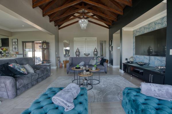 This is a stunning house located in Zimbali Estate. It has four bedrooms, each with its own bathroom, making it perfect for families or ...