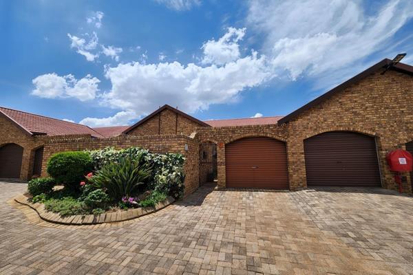 This beautiful unit in the ideal location, literally a stone throw from the Krugersdorp Golf Club offers low maintenance and spacious ...