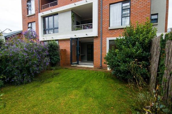 Located in a secure well maintained complex in the heart of Doringkloof

Open plan ...