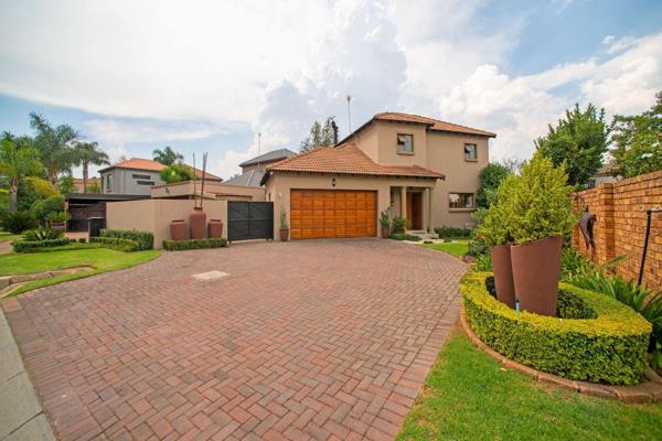 Designed within the prestigious Pomona estate, this luxurious double-story home embodies modern elegance and comfort. From its ...