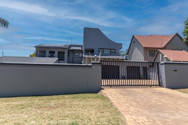 Nestled in the heart of Dowerglen Ext 3, this stunning double storey,  440m and sup2; ...