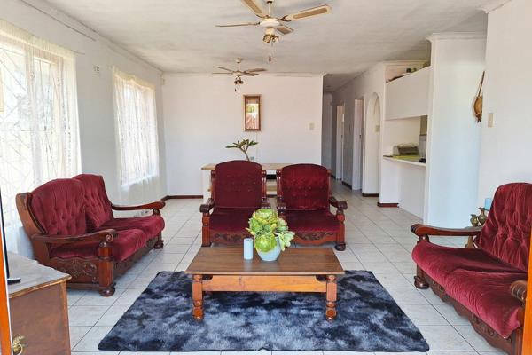 SOLE EXCLUSIVE MANDATE

This inviting 3-bedroom, 2-bathroom property offers the perfect combination of comfort, style, and ...