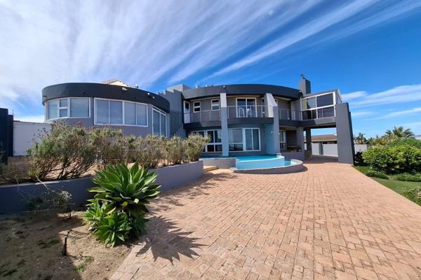 Stunning family home in Myburgh Park with Lagoon views from every room in the house - ...