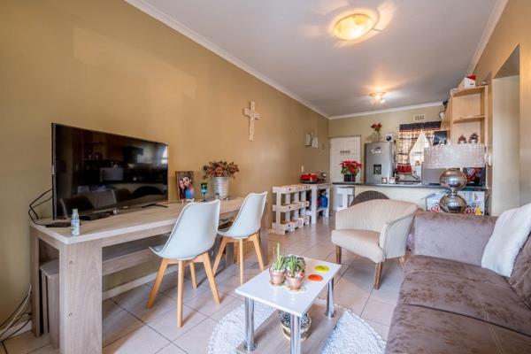 This lovely first-floor apartment offers 2 bedrooms, 2 bathrooms (main en-suite) ...