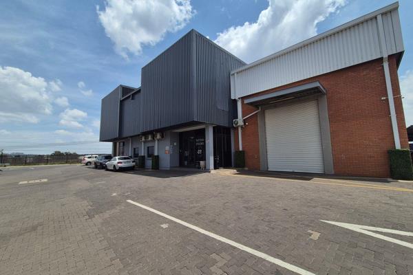 Explore an outstanding industrial unit within the prestigious Edge Logistics complex in ...