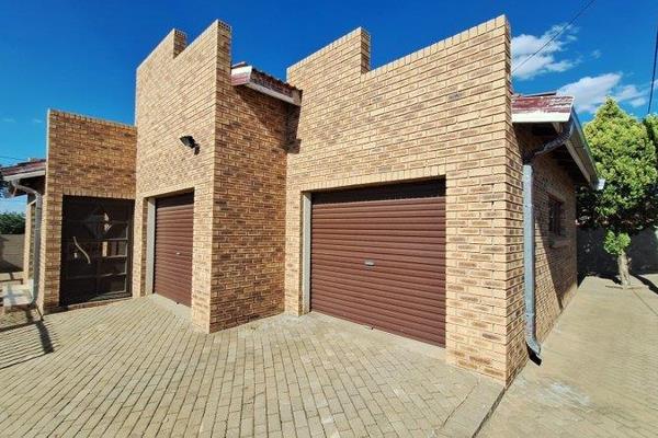 This Blomanda property will tick all your boxes.
The property is neat, and well located close to schools, Motheo college and UFS south ...