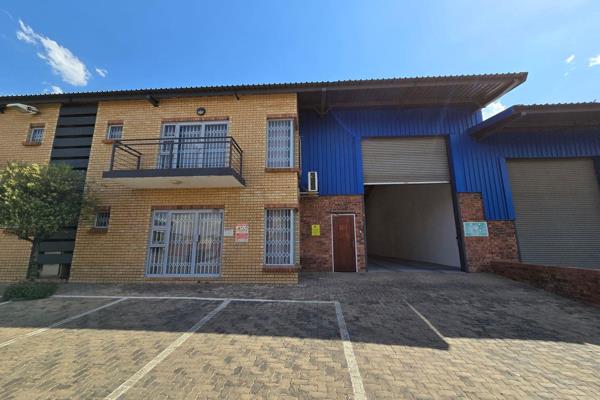 This immaculate mini-industrial unit in North Riding offers a total area of 505m2 ...