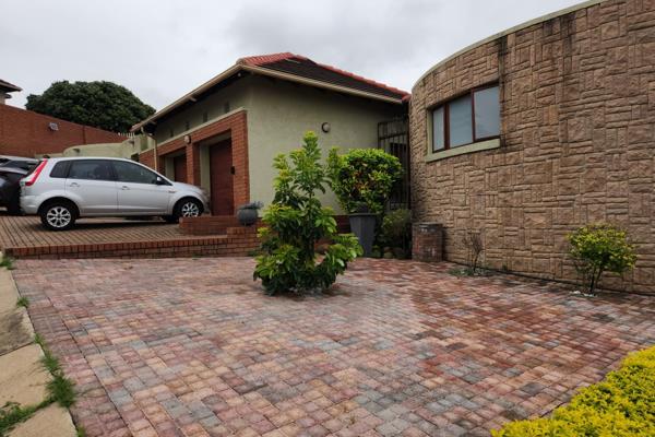 This neat well maintained family home is situated in a Secure Estate close Laerskool Laeveld. It consists of:
- 4 Bedrooms
- 3 ...