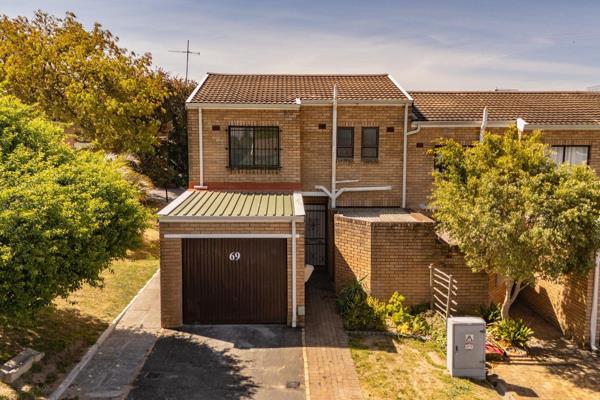 Stylish 3-Bedroom Duplex in Le Chasseur Complex

Welcome to this newly renovated, stylish 3-bedroom duplex in the popular Le Chasseur ...