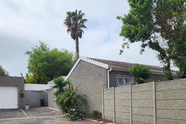 Spacious three bedroom town house for sale in goedemoed,  durbanville.  This house ...