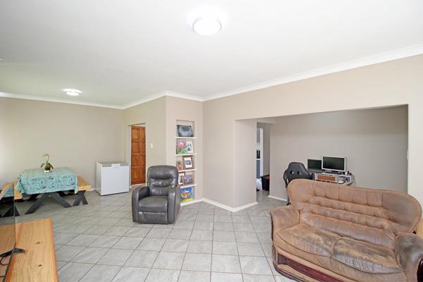 Welcome to your perfect family home in the heart of Eastleigh, Edenvale. Situated on a shared property, this vibrant and inviting ...