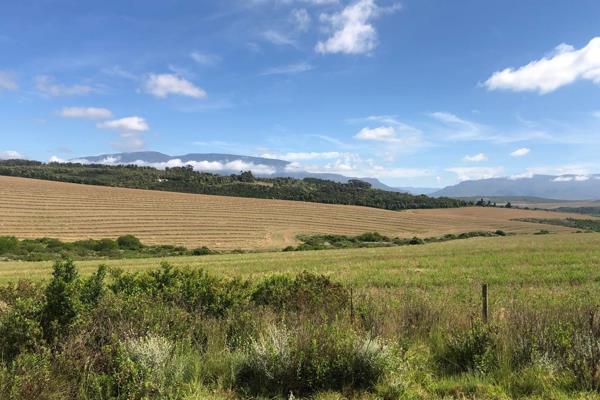 Look what has just hit the market.
*Sole and Exclusive Mandate*
Welcome to Suurbraak situated in Swellendam, where this 5,1-hectare ...