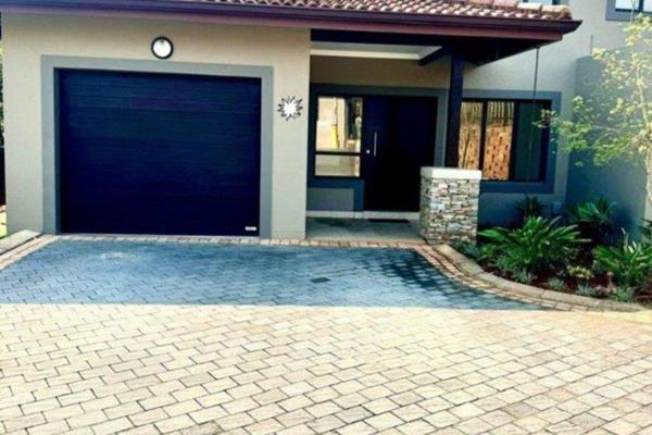 Kairos Estates presents you this modern 3 bedroom Townhouse in sought after Complex in Izinga. 
The features if this Townhouse are:
3 ...