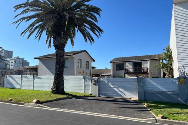 This spacious 4-bedroom, 3-bathroom home offers the perfect base for your December holiday, just 250 meters from Blouberg Beach. ...