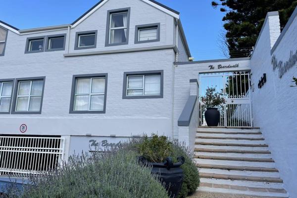 Centrally located off Victoria Road, this duplex apartment comes unfurnished and is within easy reach of most amenities and the MyCiTi ...