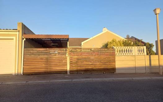 2 Bedroom House for sale in Weltevreden Valley