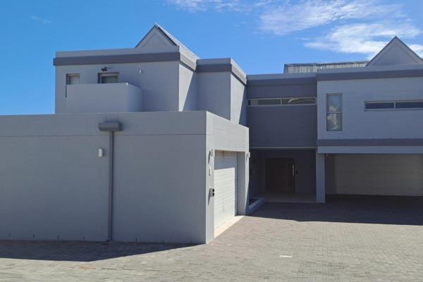 Surround yourself with the picturesque Langebaan Lagoon in this spacious six bedroom home. This home caters for all your needs, whether ...