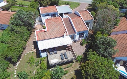 4 Bedroom House for sale in Lower Robberg