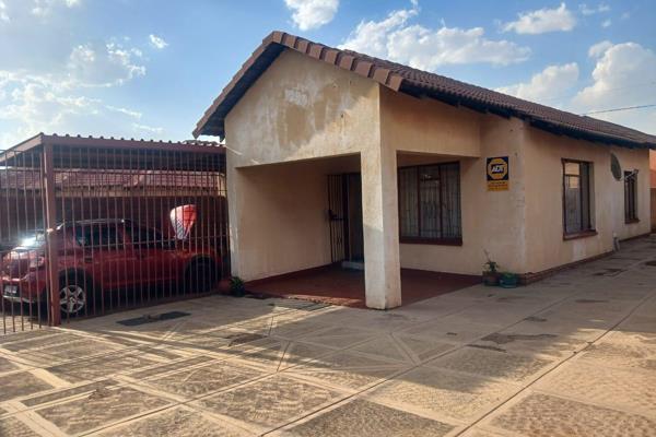 Lovely 3 bedroom house for sale in Mabopane-M

This lovely home is situated in a very safe and quiet area of Mabopane  block M. The ...