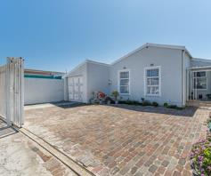 House for sale in Strandfontein