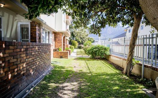 2 Bedroom Apartment / Flat for sale in Rondebosch