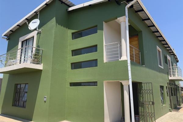 1 bedroom flats available to rent in Villa Liza Boksburg.  Upstairs units are going for R3500. Each unit has an open plan lounge and ...