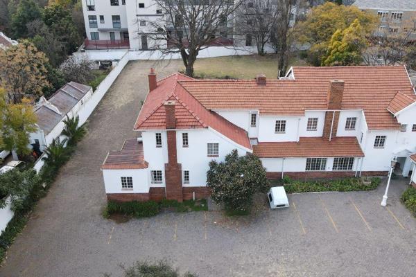 These offices, located on the first floor of 382 Jan Smuts Avenue, offer approximately ...