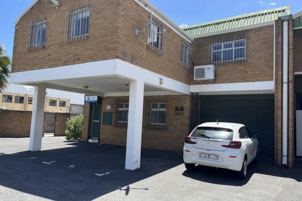 Double story unit for sale in small sectional title complex. Easy access to Bosmansdam and Koeberg Roads as well as the N1. The unit ...