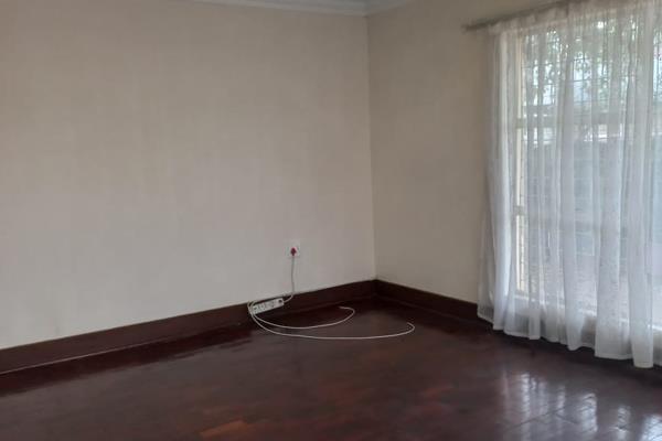 1 Bedroom, Lounge, Dining room, Big Kitchen.
Bathroom with bath and shower, Basin and Toilet
Prepaid Electricity
NO ANIMALS 
SINGLE ...