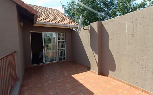 2 Bedroom Townhouse for sale in Vanderbijlpark SE 4