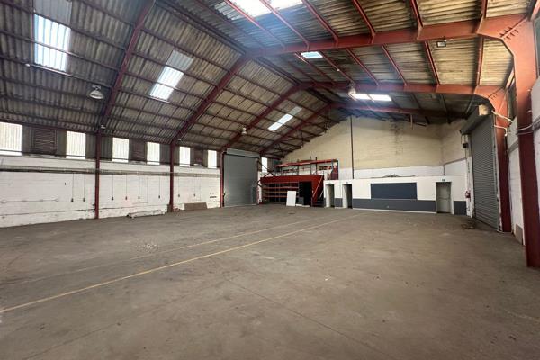 This industrial warehouse is strategically located within a secure industrial park ...