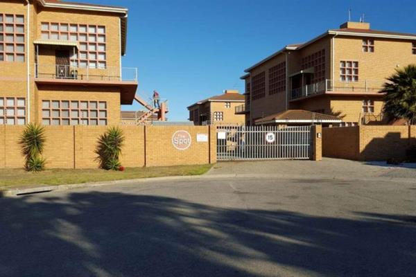 This lovely unfurnished  unit has one bedroom, a bathroom and a open plan kitchen/lounge area. The complex also has a communal pool and ...