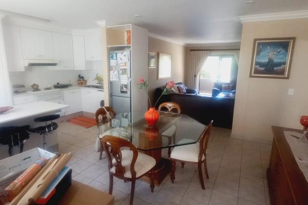 Fully Furnished Unit, includes domestic twice a week, wifi, water and lights.  Shared Property
2 Bedrooms, 1 Bathroom, very spacious ...