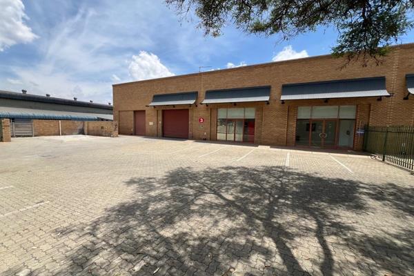 This 720sqm industrial property, available for immediate rental in Strijdompark ...